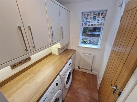2 bedroom terraced house to rent - Photo 2
