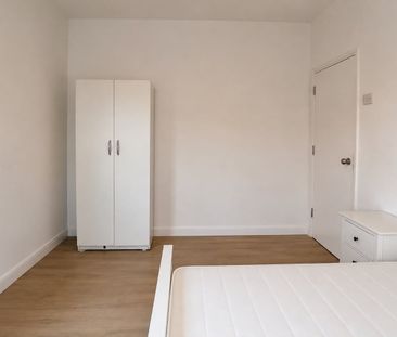Room in a Shared Flat, Dawes House, SE17 - Photo 5