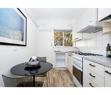 Low-Maintenance Living in a Prime Lifestyle Pocket - Photo 5