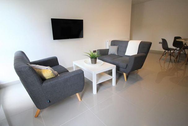 3 bedroom flat to rent - Photo 1