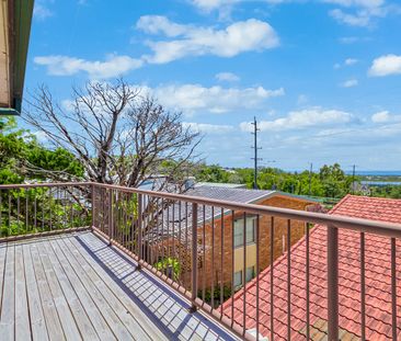 Spacious 3-Bedroom Top Floor Unit with Ocean Views & Character Feat... - Photo 5