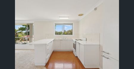 Central Villa Close To Everything! - Photo 4