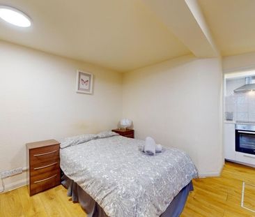 Studio Flat, High Road, NW10 - Photo 4