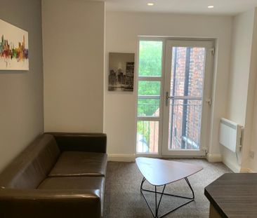 4 bedroom flat to rent - Photo 1