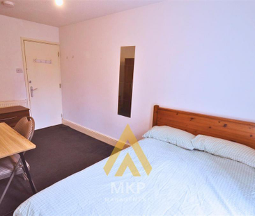 5 bedroom terraced house to rent - Photo 3