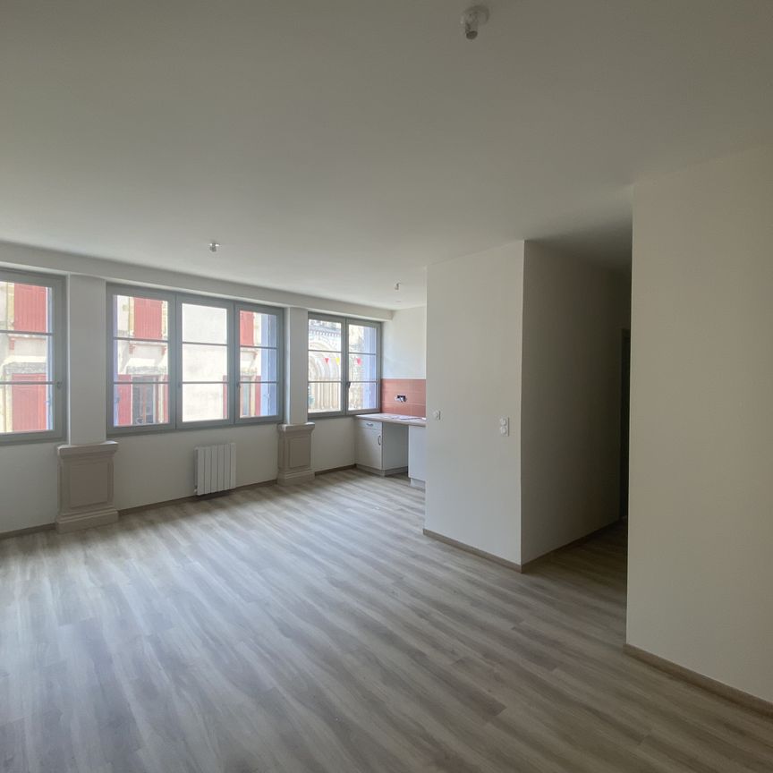 Location Appartement 2 pièces 53m² ST SEVER 40500 - Photo 1