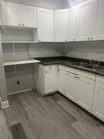 For Lease - 108 Courtleigh Square, Brampton, Ontario - Photo 3