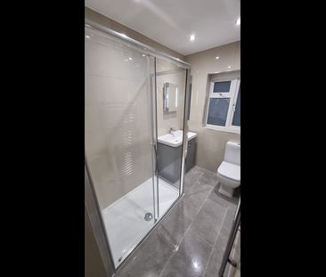 6 Bed Terraced House, Donnington Road, RG1 - Photo 5