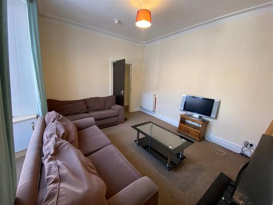 6 bedroom house to rent - Photo 1