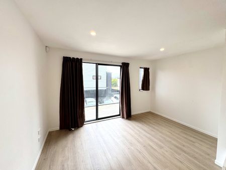 Executive Townhouse with Modern Design and Great Location - Photo 5