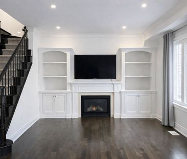 For Lease - 40 Chapman Court, Aurora, Ontario - Photo 2