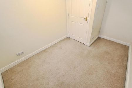 4 bedroom detached house to rent - Photo 5