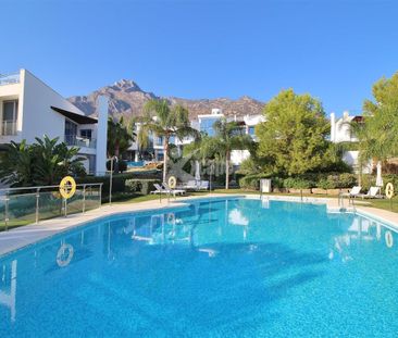 Townhouse for rent in Golden Mile, Marbella, Málaga, Costa del Sol - Photo 1