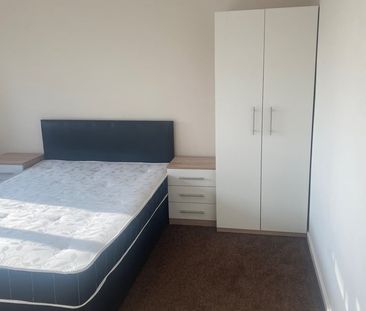 Room in a Shared House, Becketts Park Crescent, LS6 - Photo 3