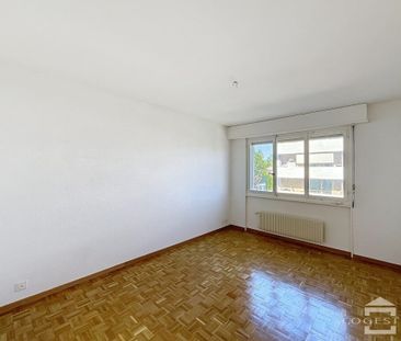 Proche de toutes commodités, appartement de 2 pièces au 2ème étage - Photo 2