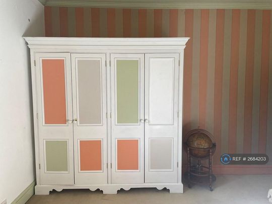 1 bedroom in a house share to rent - Photo 1