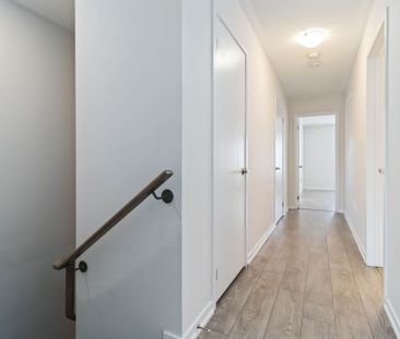 For Lease - 142 Landsbridge Street, Caledon, Ontario - Photo 3