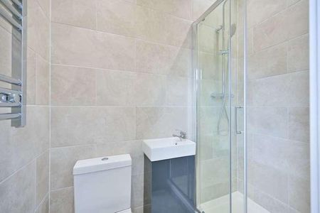 Crown Road, St Margarets, TW1 - Photo 2