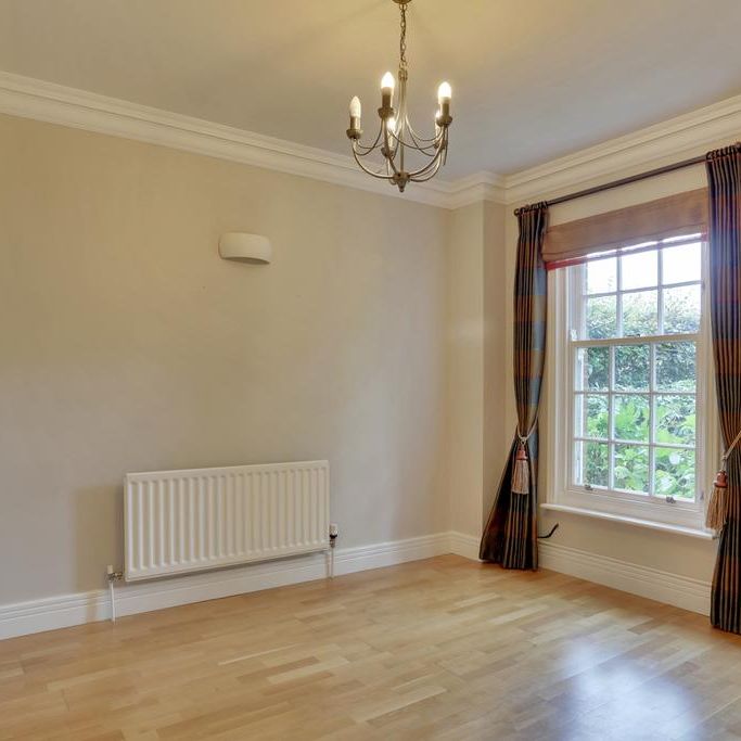5 bedroom detached house to rent - Photo 1