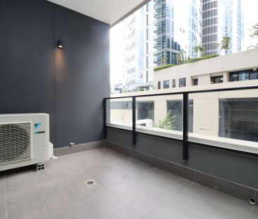 Study | North facing - Photo 3