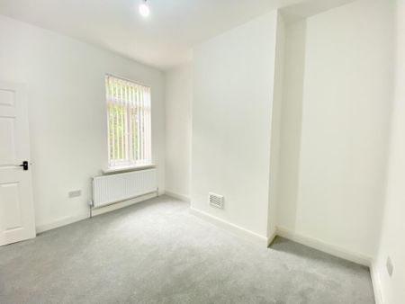 2 bedroom semi-detached house to rent - Photo 5