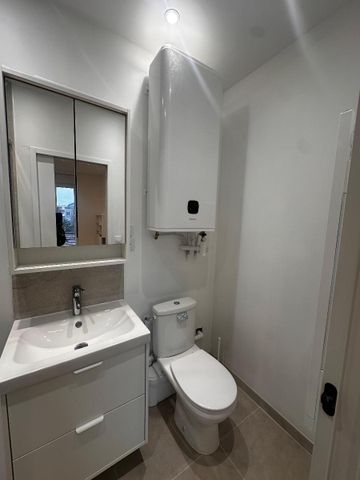 Location Appartement 2 pièces 23m² LYON 6ème - Photo 2