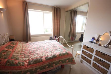 Burpham, GU4 - Photo 4