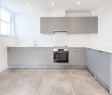 Raynham House, 65a Ware Road, Hertford - Photo 3