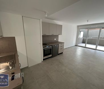 Location Appartement 2 pièces 41m² ST LAURENT DU VAR 06700 - Photo 2