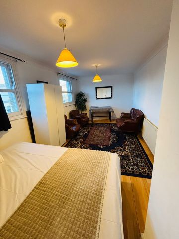 2 Bed Flat, Bow Common Lane, E3 - Photo 5