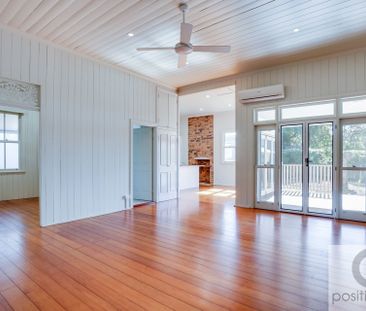 Beautiful 4 Bedroom Queenslander! - Photo 5