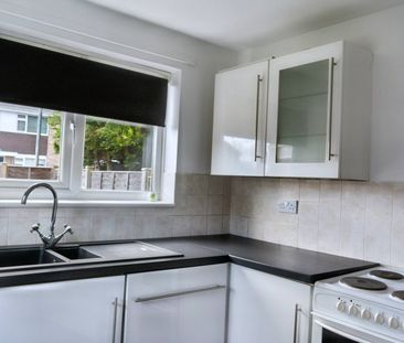 £975 PCM - Photo 2