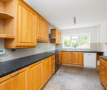 4 bedroom detached house to rent - Photo 4