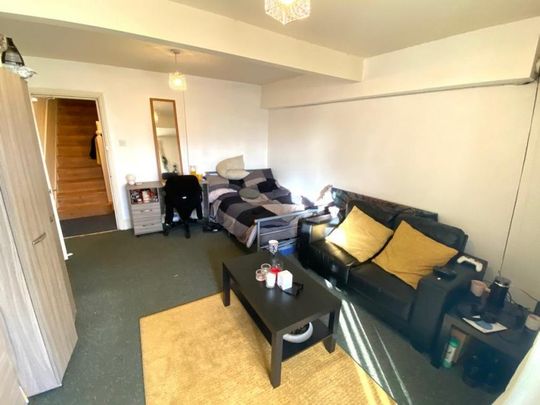 6 bedroom house share to rent - Photo 1