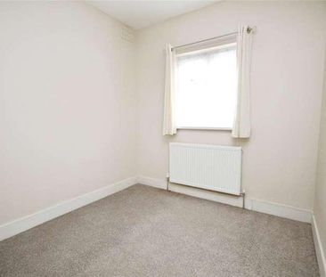 Homefield Avenue, Ilford, IG2 - Photo 5