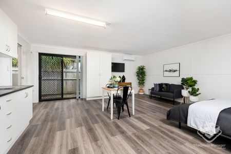 Furnished All Inclusive Studio - Photo 2
