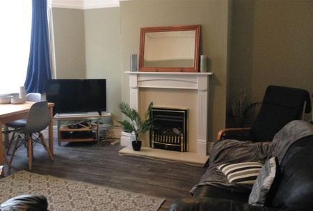 5 bedroom house to rent - Photo 2