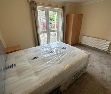 1 bedroom in a house share to rent - Photo 5