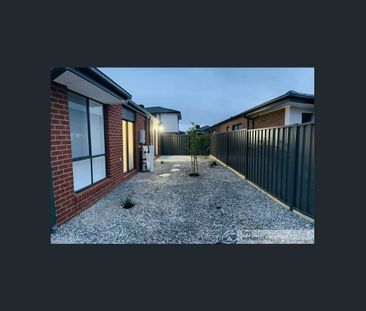 WELL PRESENTED FAMILY HOME! - Photo 4