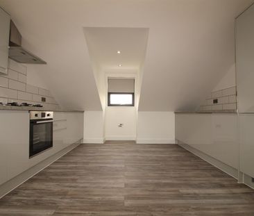 Seven Kings Road, Ilford, IG3 - Photo 2