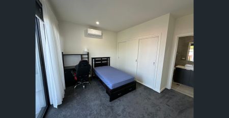 'Stylish Townhouse Living in Pascoe Vale' - For Lease - Photo 5