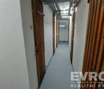 Pronájem bytu 3+1, 65 metrů plus balkon a sklep, Křenická Praha 10 - Photo 1