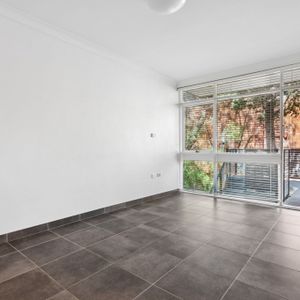 Townhouse to Enjoy! - Photo 2