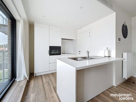 Lichtrijk appartement met terras en autostaanplaats - Foto 5