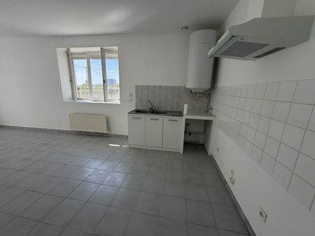 Location Appartement 3 pièces 60m² - Photo 2