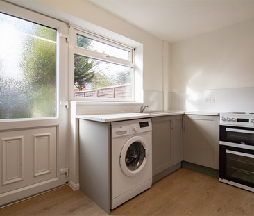 2 bedroom semi-detached house to rent - Photo 5