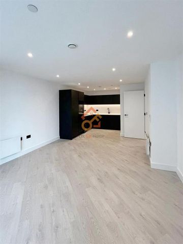 1 bedroom flat to rent - Photo 2