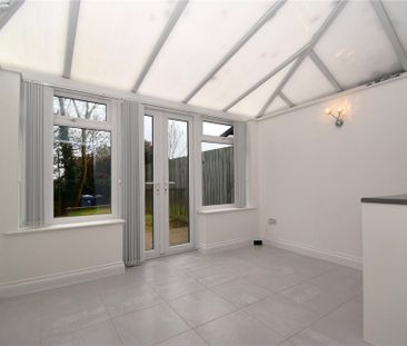 2 bedroom terraced house to rent - Photo 2