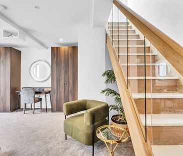 5 Bed Terraced House, Aylward Road, SW20 - Photo 2