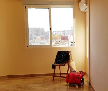 Piso de alquiler en Calle Reina, El Cabanyal - El Canyamelar - Photo 1